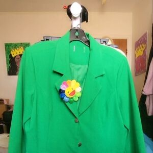 Emerald green 💚  blazer with silver hardware detailing